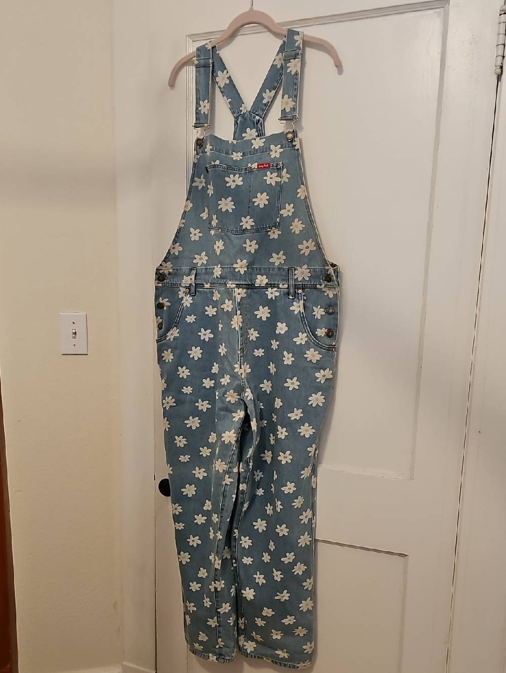 Teddy Fresh Women’s Daisy Denim Overalls Medium Mid-Wash Straight Leg